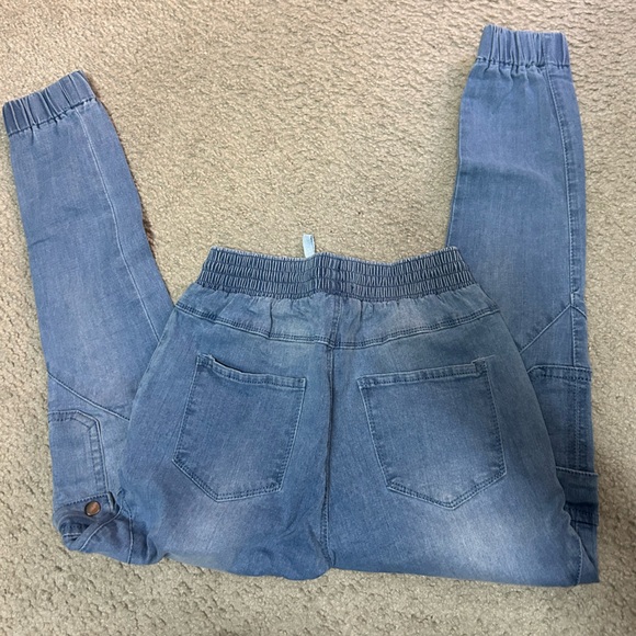 Showpo Mid Wash Denim Jeans with drawstring waistband and ankles - Picture 4 of 7